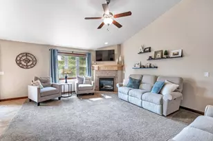 3619 Crocus Dr, De Pere, WI 54115 - Photo 6