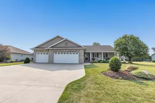 3619 Crocus Dr, De Pere, WI 54115 - Photo 2