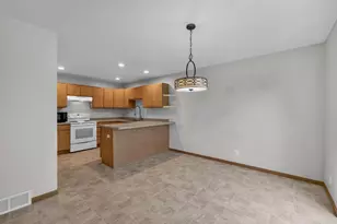 406 Greenbriar Ave, Fond du Lac, WI 54935 - Photo 10