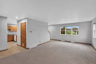 406 Greenbriar Ave, Fond du Lac, WI 54935 - Photo 4