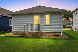 1044 Caroline St, Green Bay, WI 54303 - Photo 2