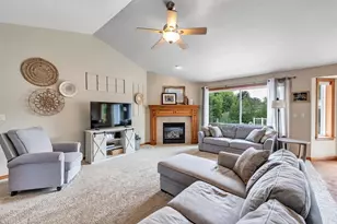 2519 Turnbury Rd, Green Bay, WI 54313 - Photo 4