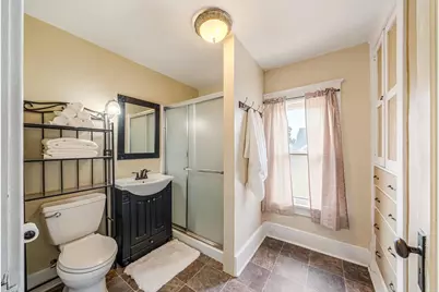 107 W 16th Avenue, Oshkosh, WI 54902 - Photo 4