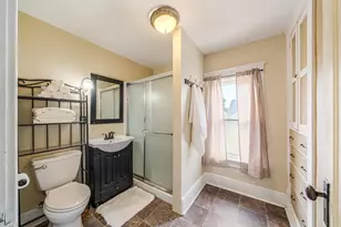 107 W 16th Ave, Oshkosh, WI 54902 - Photo 4