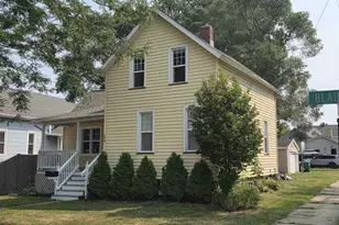 1040 Blaine St, Marinette, WI 54143 - Photo 2