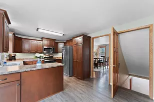 2906 Sunray Ln, Green Bay, WI 54313 - Photo 14