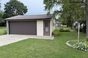 1909 Simpson St, Oshkosh, WI 54902 - Photo 18