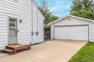 1303 Faust Ave, Oshkosh, WI 54902 - Photo 34