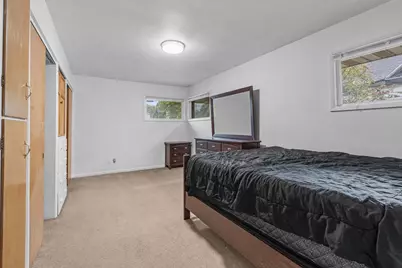 1412 W 9th Avenue, Oshkosh, WI 54902 - Photo 10