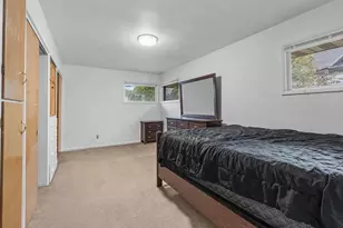 1412 W 9th Ave, Oshkosh, WI 54902 - Photo 10