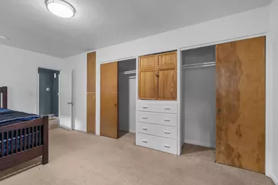 1412 W 9th Avenue, Oshkosh, WI 54902 - Photo 12