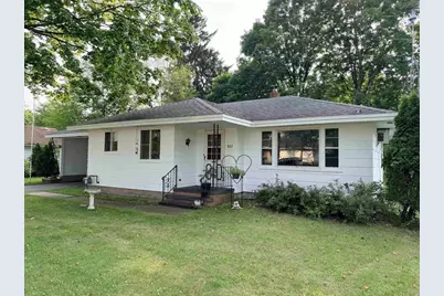 802 10th Street, Waupaca, WI 54981 - Photo 1