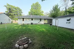 802 10th St, Waupaca, WI 54981 - Photo 4