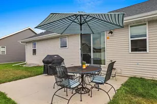 869 Joeanna Wy, Pulaski, WI 54162 - Photo 8