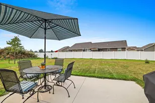 869 Joeanna Wy, Pulaski, WI 54162 - Photo 22