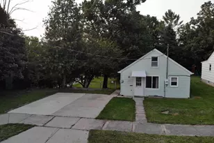 124 W 13th St, Kaukauna, WI 54130 - Photo 2