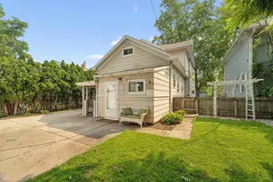 1215 Grand St, Oshkosh, WI 54901 - Photo 22