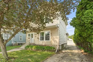 1215 Grand St, Oshkosh, WI 54901 - Photo 1