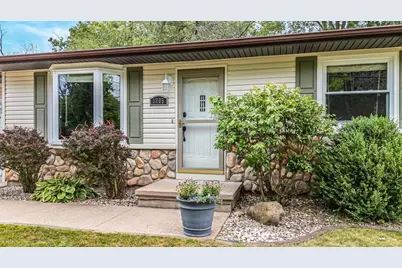 1205 Manitowoc Road, Menasha, WI 54952 - Photo 4