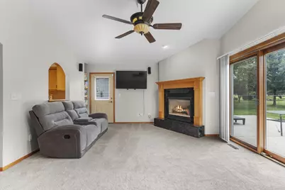 1325 S Westhaven Drive, Oshkosh, WI 54904 - Photo 22