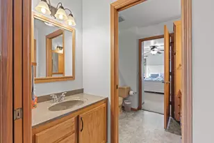 1325 S Westhaven Dr, Oshkosh, WI 54904 - Photo 52