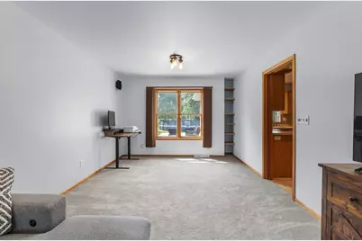 1325 S Westhaven Drive, Oshkosh, WI 54904 - Photo 10