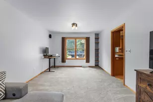 1325 S Westhaven Dr, Oshkosh, WI 54904 - Photo 10