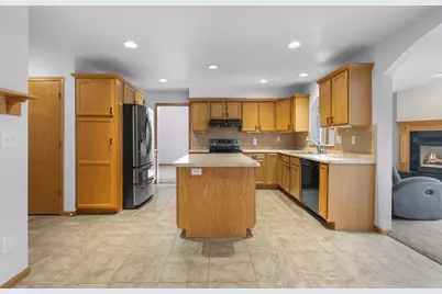 1325 S Westhaven Drive, Oshkosh, WI 54904 - Photo 12