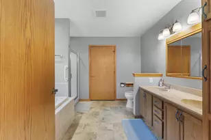 1325 S Westhaven Dr, Oshkosh, WI 54904 - Photo 30