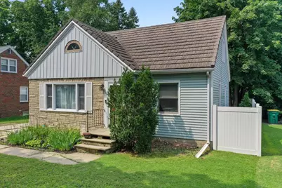 529 Newtols Street, Green Bay, WI 54302 - Photo 2