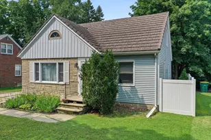 529 Newtols St, Green Bay, WI 54302 - Photo 2
