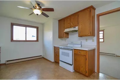 1666 Victoria Court, Green Bay, WI 54302 - Photo 6
