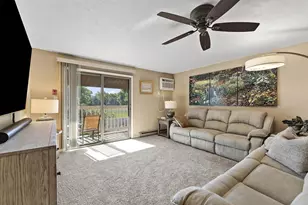 1043 Marvelle Ln, Green Bay, WI 54304 - Photo 6