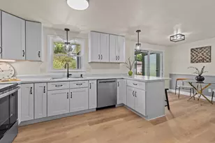 1520 Careful Dr, Green Bay, WI 54304 - Photo 6