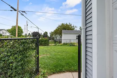 615 W Bent Avenue, Oshkosh, WI 54901 - Photo 32