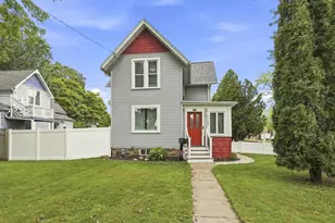 1102 W Lawrence St, Appleton, WI 54914 - Photo 2