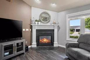 3182 Primrose Ln, Green Bay, WI 54313 - Photo 8