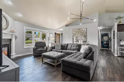 3182 Primrose Lane, Green Bay, WI 54313 - Photo 6