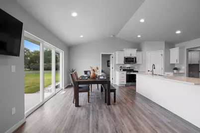 1501 Liberty Avenue, Neenah, WI 54956 - Photo 4