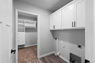 1501 Liberty Ave, Neenah, WI 54956 - Photo 10
