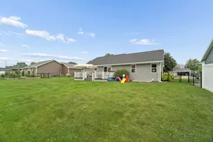 2406 Hendricks Ave, Kaukauna, WI 54130 - Photo 30