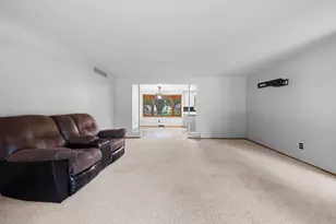 2925 Devroy Ln, Green Bay, WI 54313 - Photo 16