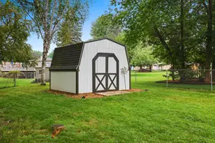 2925 Devroy Ln, Green Bay, WI 54313 - Photo 8
