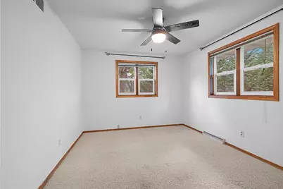 2925 Devroy Lane, Green Bay, WI 54313 - Photo 32