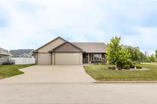 1139 Pisces Pl, De Pere, WI 54115 - Photo 2