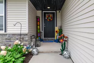 2559 Meyer Wy, De Pere, WI 54115 - Photo 2