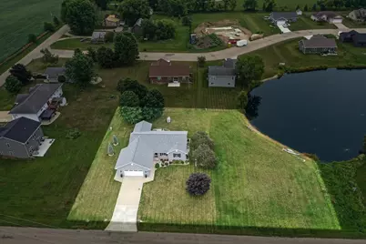 318 N Hunter Street, Berlin, WI 54923 - Photo 2