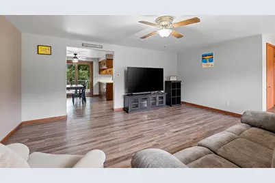 374 Skyline Boulevard, Green Bay, WI 54302 - Photo 8