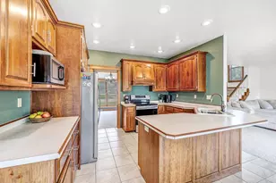 3174 Atlantis Dr, Green Bay, WI 54313 - Photo 6
