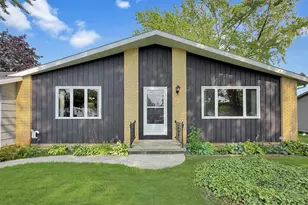 130 Barton Rd, Oshkosh, WI 54904 - Photo 2